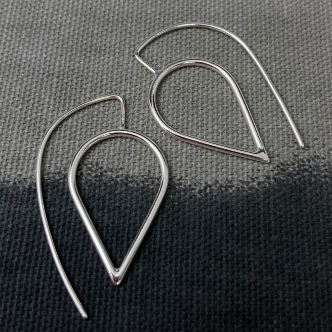 Silver wire teardrop earrings by Claire Lowe