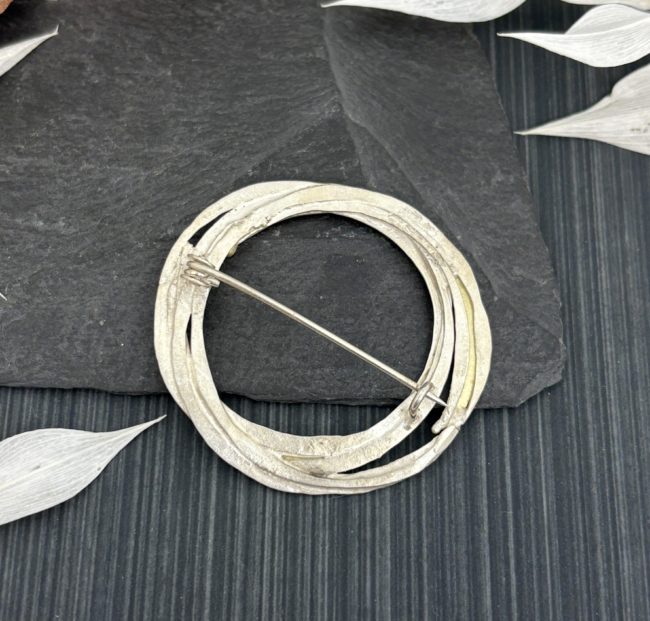Sterling Silver & 18ct Gold Wrap Brooch - Image 2